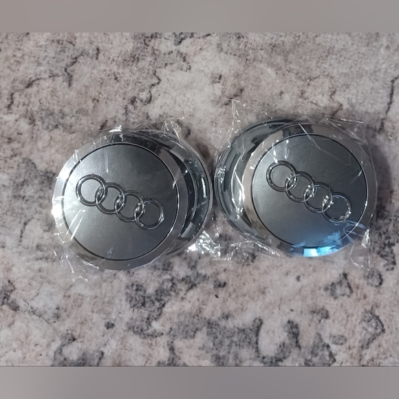 Audi center wheel caps - Picture 1 of 1